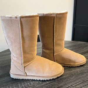 EUC Ugg Classic Tall II Boot Chestnut Women’s Size 9